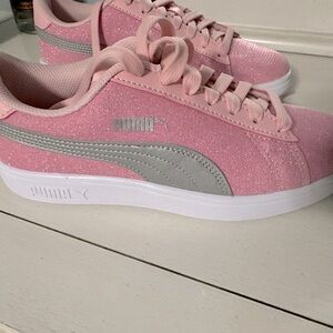 Pink brand new puma sneakers